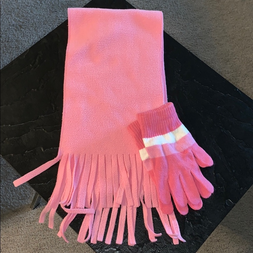 Kids scarfs and glove set